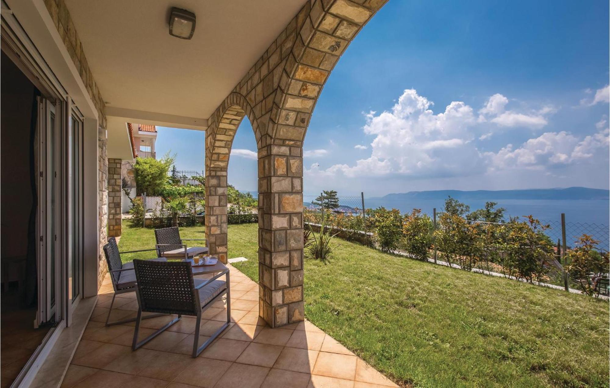 Cozy Apartment In Crikvenica With House Sea View Exterior foto