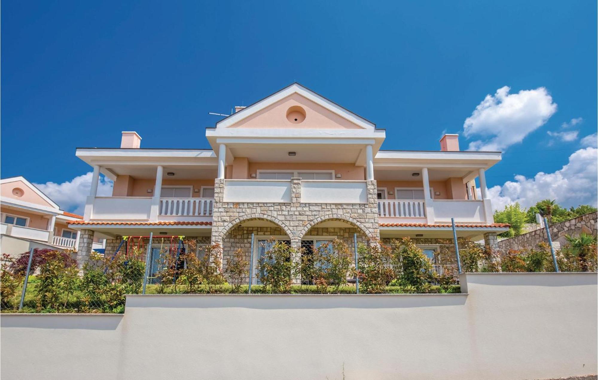 Cozy Apartment In Crikvenica With House Sea View Exterior foto